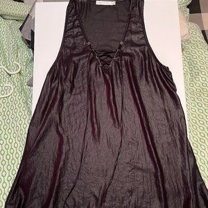 Long & Loose fit Black Satin Sleeveless Top. Size L Women.